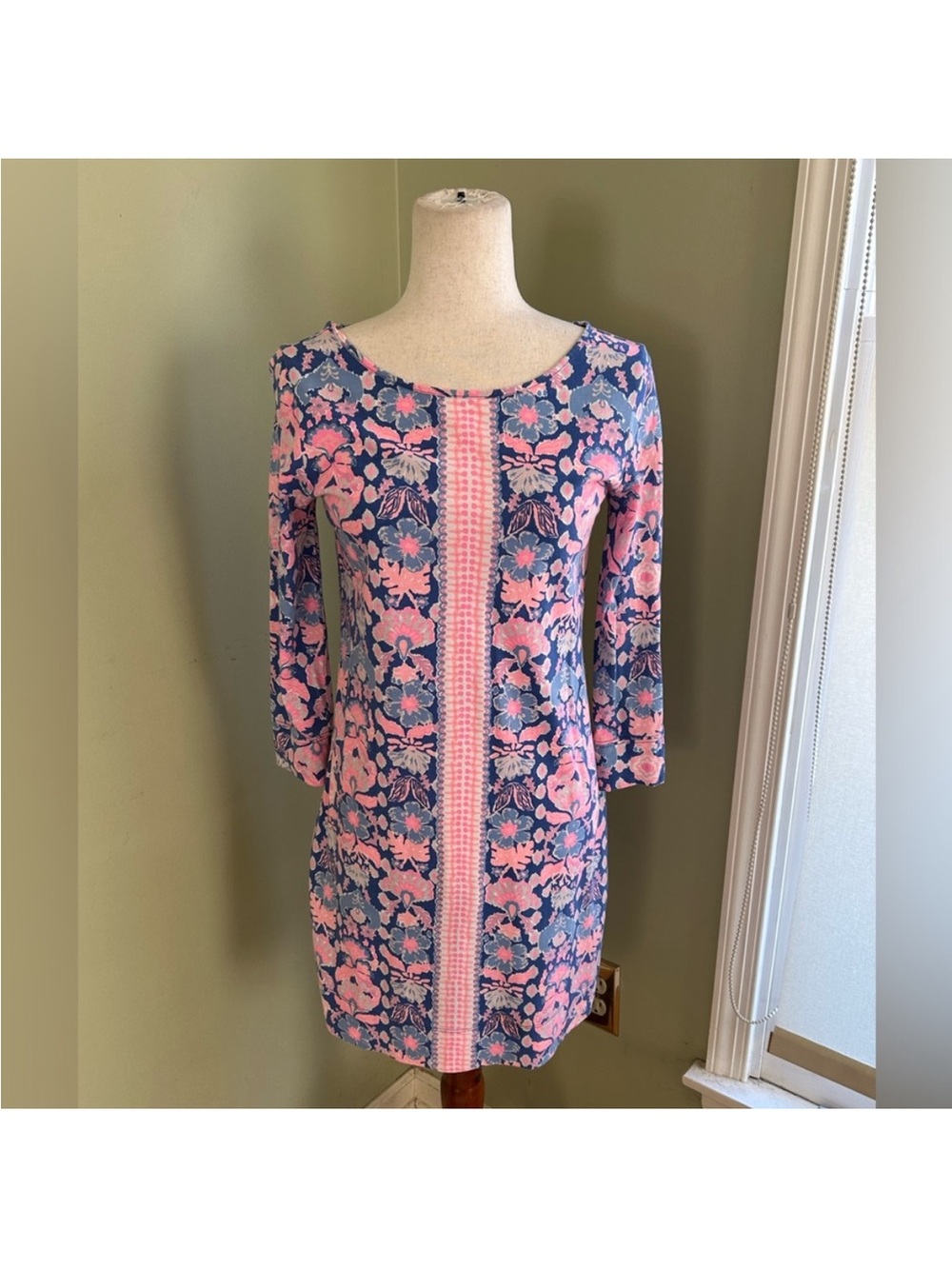 Lilly Pulitzer S Marlowe Iris Blue Werk It T-Shirt Dress.
Pink/blue